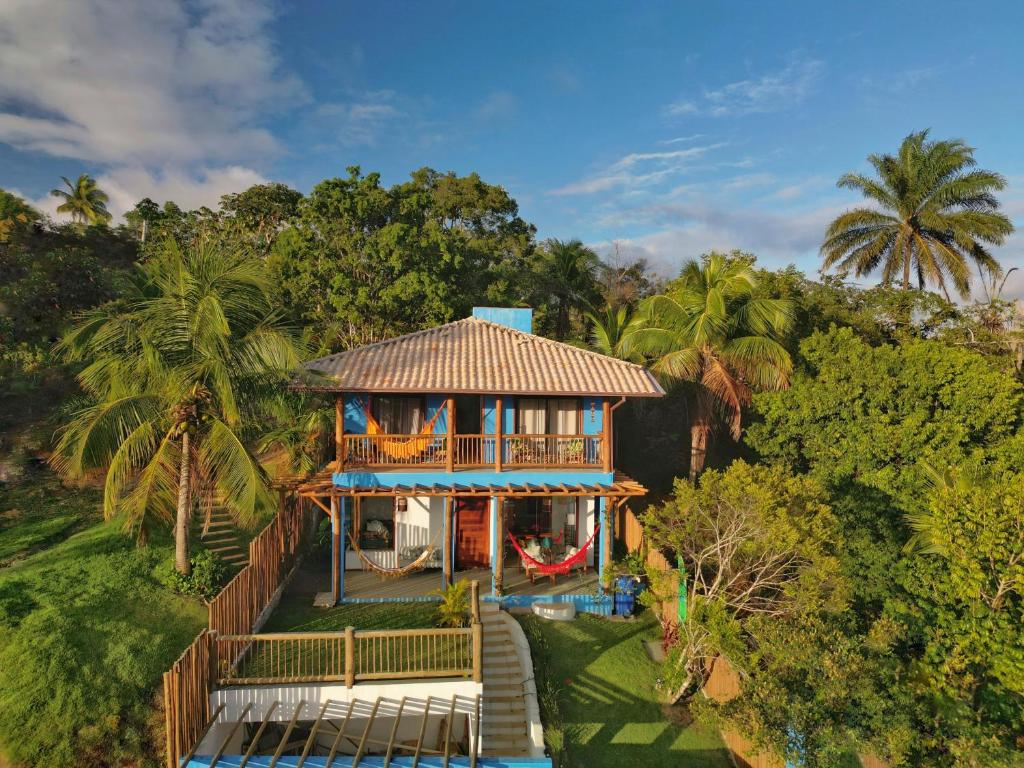 una vista aérea de una casa con terraza en Céu e Mar Itacaré, en Itacaré