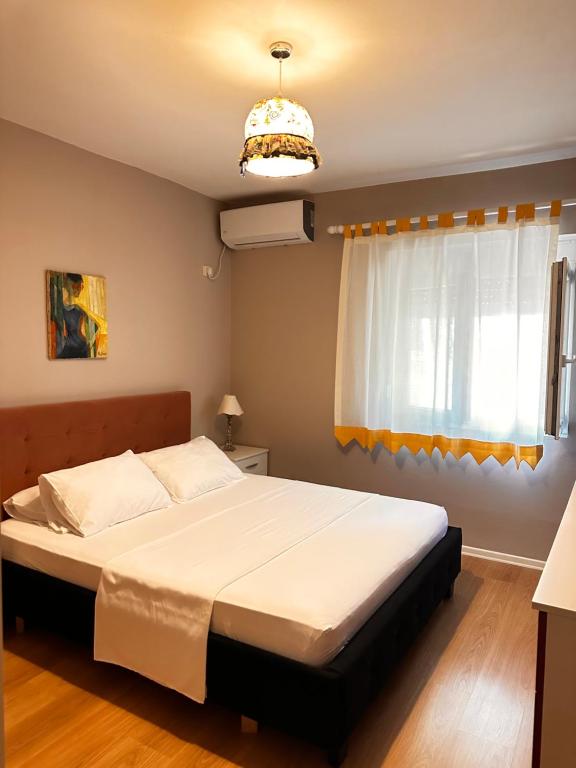 Bllok Area Apartment - Image 2