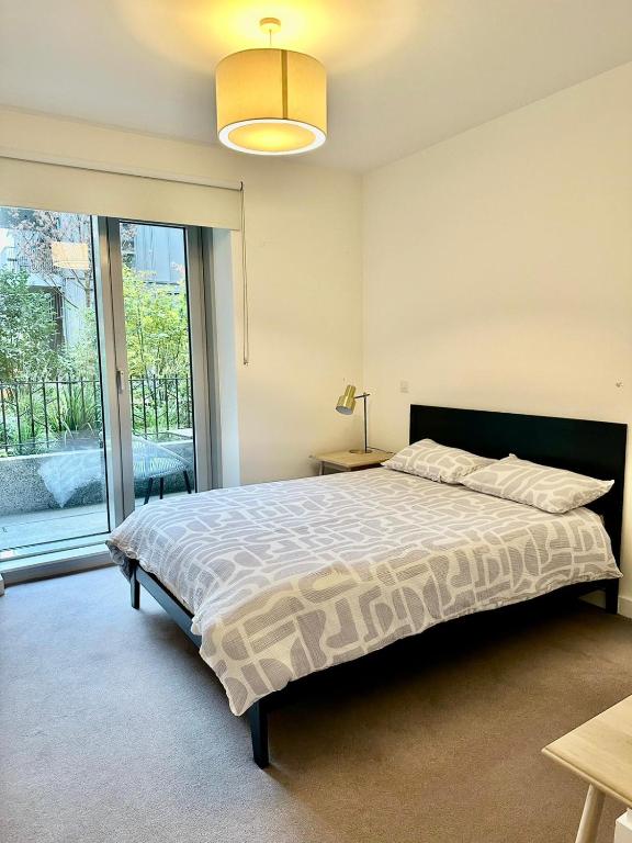 Luxury bedroom and private bathroom in Dublin, Dublin (updated prices 2024)