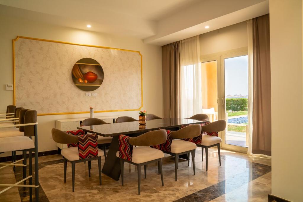 Un lugar para sentarse en Azal Lagoons Resort Abu Simbel