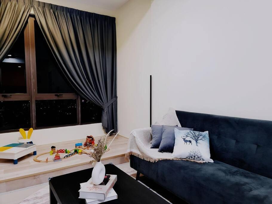 Khu vực ghế ngồi tại NEW! Bali 4-8pax Melaka Condo@Peaceful Dream House
