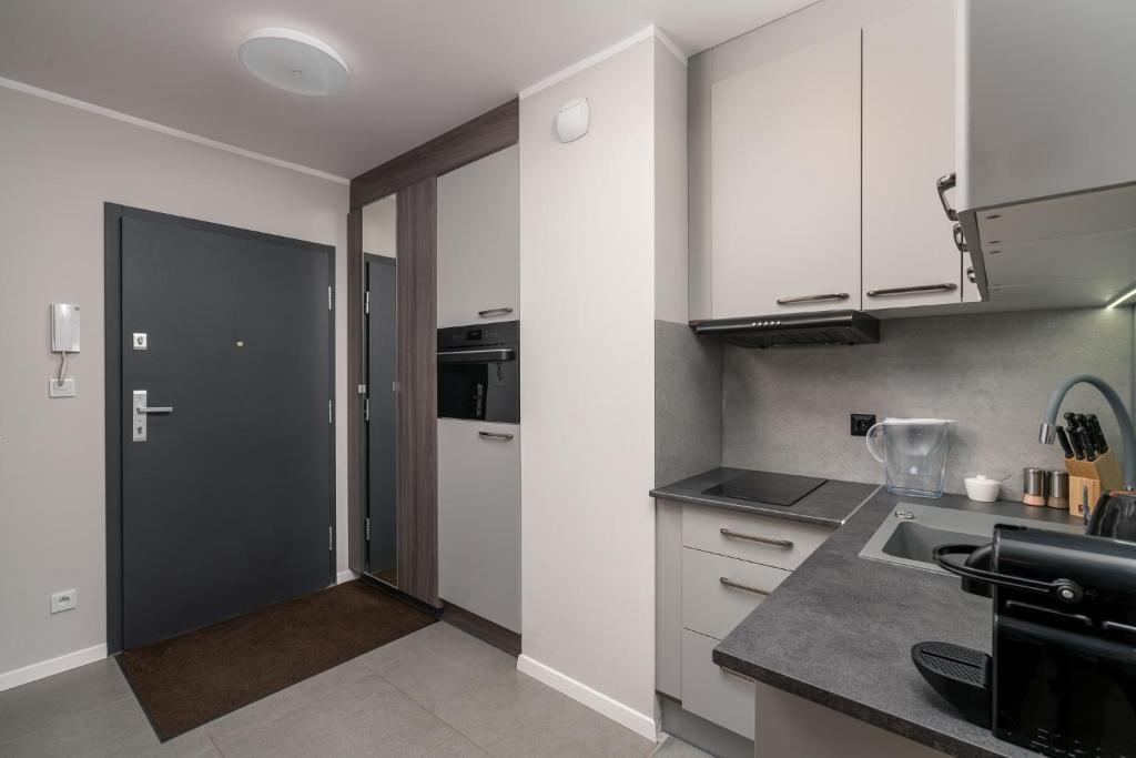 ApartWro 4th-City Square Railway Station balcony, garage, bicycles - 11