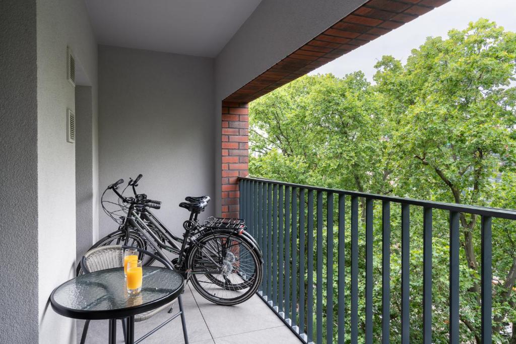 ApartWro 4th-City Square Railway Station balcony, garage, bicycles - 8