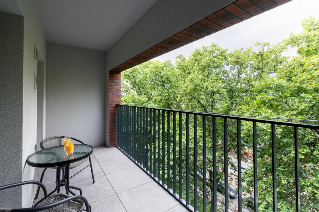 ApartWro 4th-City Square Railway Station balcony, garage, bicycles - 7