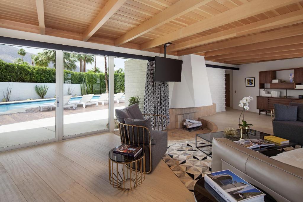Posezení v ubytování L'Horizon Resort & Spa, Hermann Bungalows