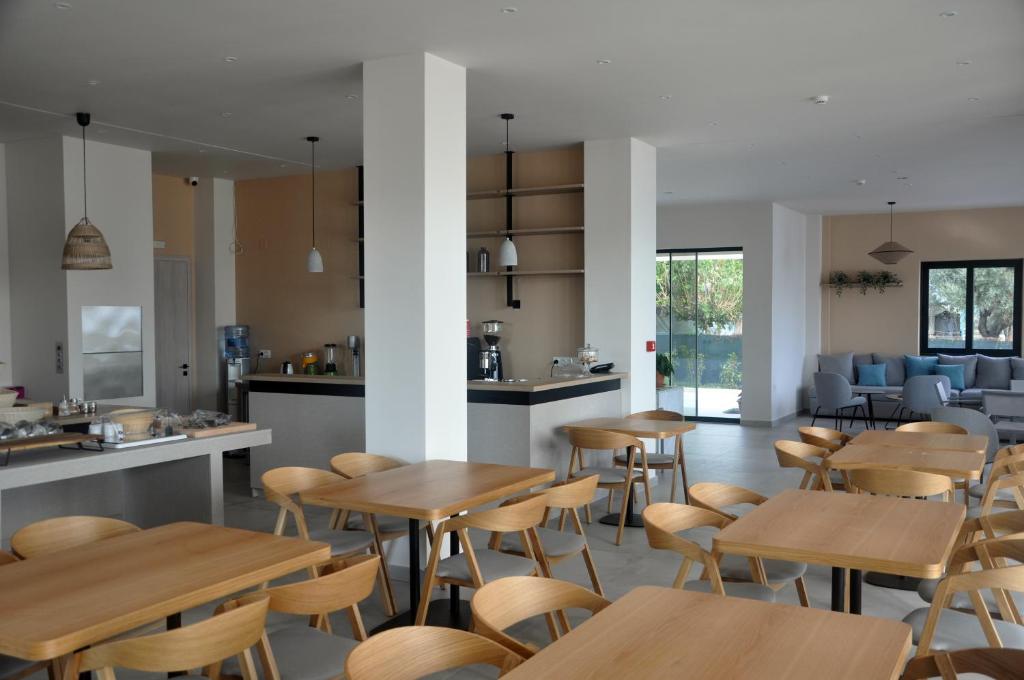 Kuchyň nebo kuchyňský kout v ubytování Costa Ionica · Mytikas Seaside Hotel