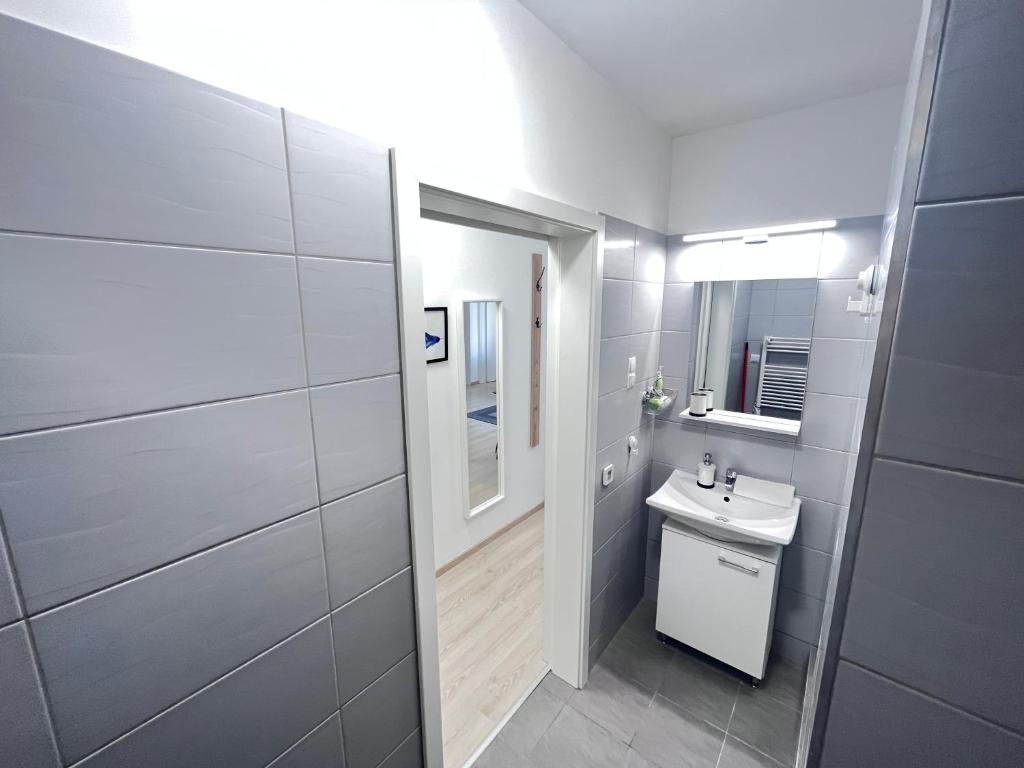 Kúpeľňa v ubytovaní BUDAPEST DOWNTOWN RESIDENCES LEO - AC, ELEVATOR, TERRACE