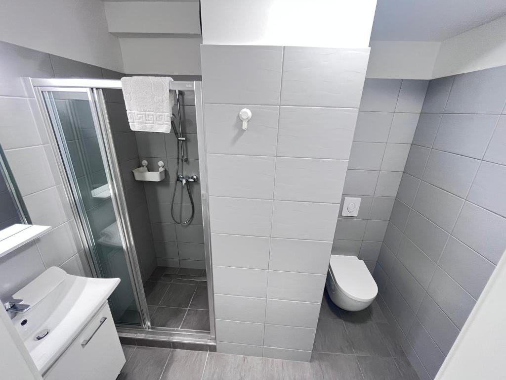 Kúpeľňa v ubytovaní BUDAPEST DOWNTOWN RESIDENCES LEO - AC, ELEVATOR, TERRACE