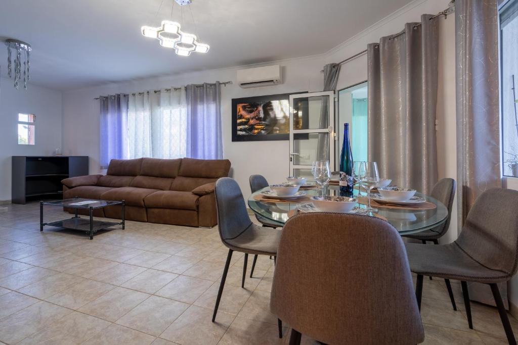 Posedenie v ubytovaní Villa La Deseada