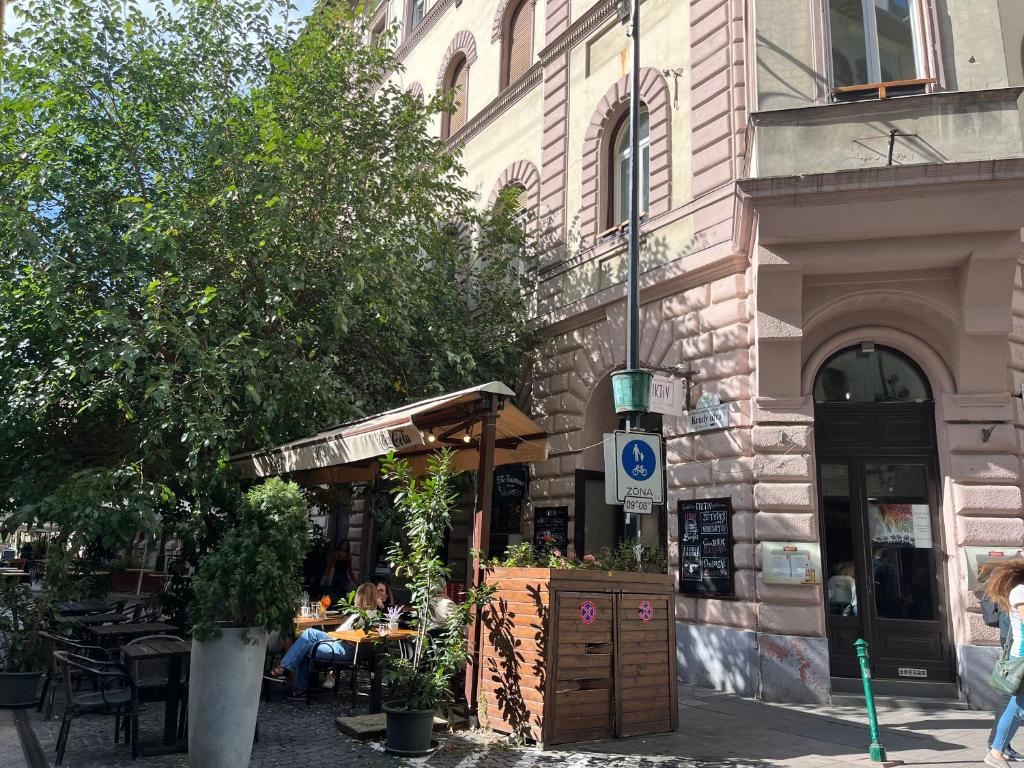 The building in which Az apartmant is located