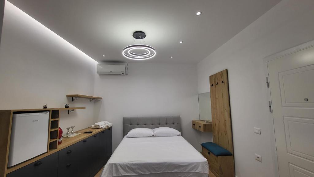 Karanxha's room - Image 7