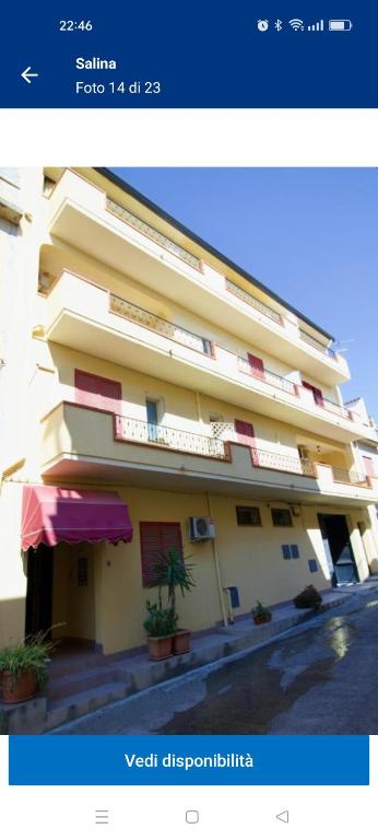 Budynek, w którym mieści się apartament