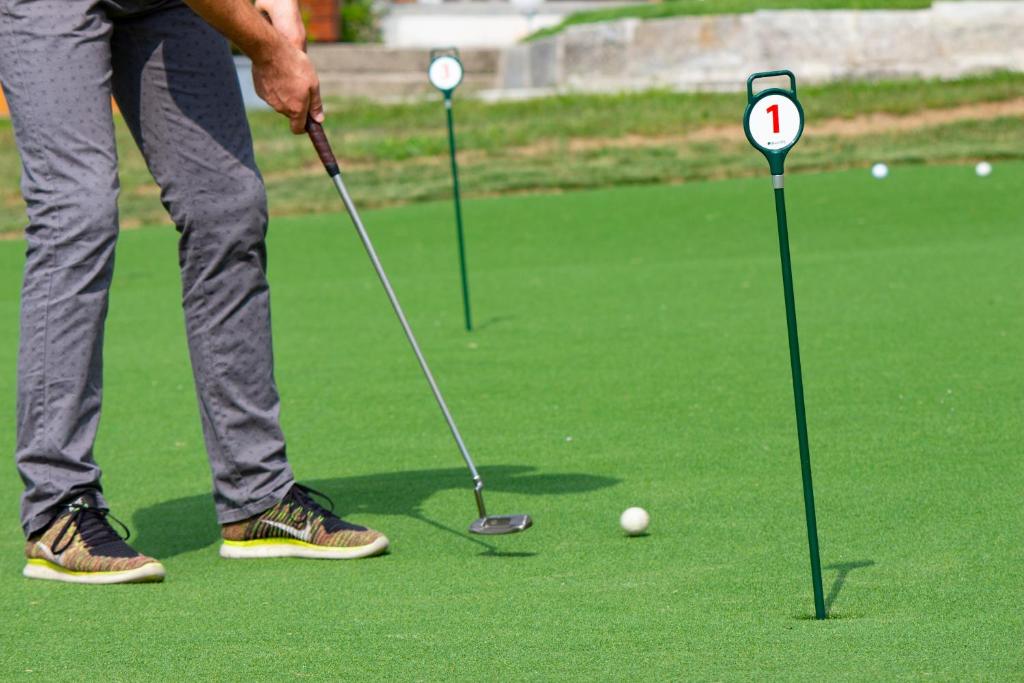 Zaplecze golfowe tego obiektu B&B lub w pobliżu