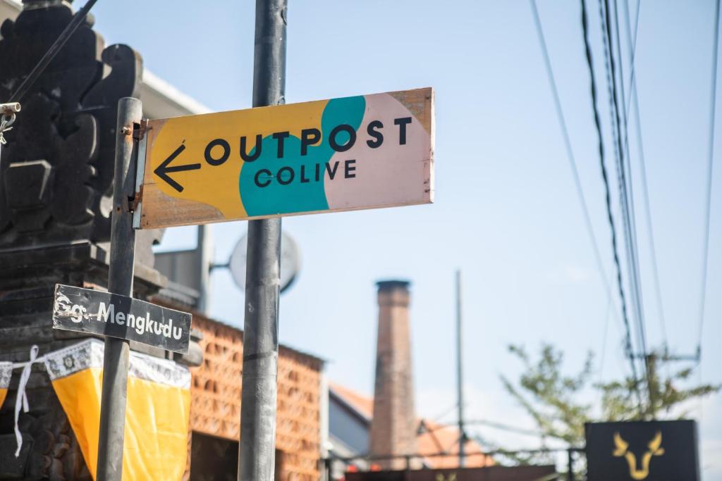 Certifikát, hodnocení, plakát nebo jiný dokument vystavený v ubytování Outpost Canggu
