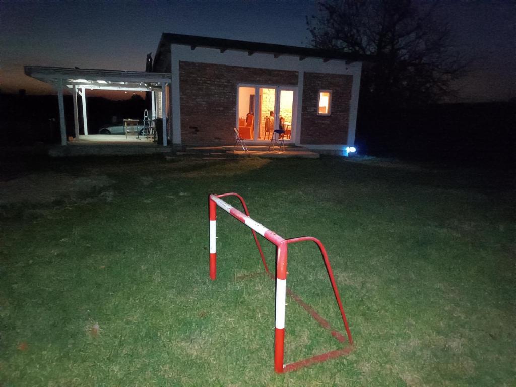 Budova, kde se prázdninový dům nachází