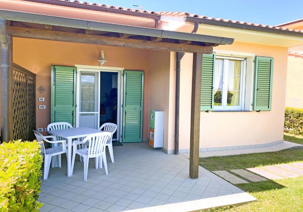 Residence with swimming pool in Mazzanta just 600 meters from the beach - 一居室公寓