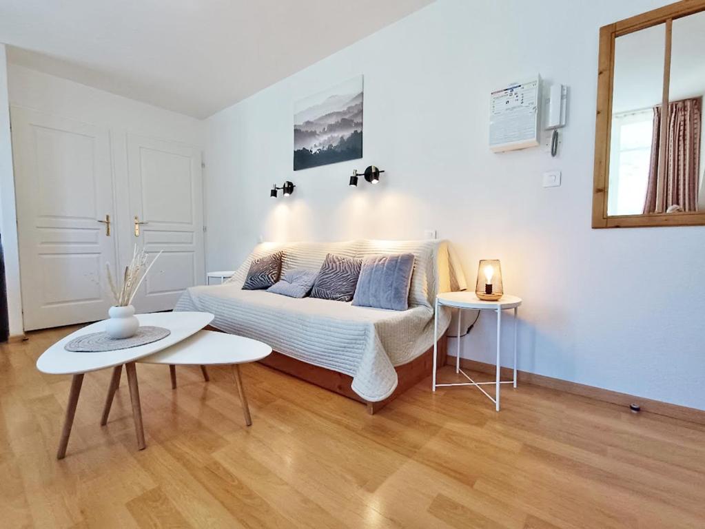 Posedenie v ubytovaní Le Venasque, T2, centre Luchon, wifi, casier à ski, ascenseur, 4 personnes