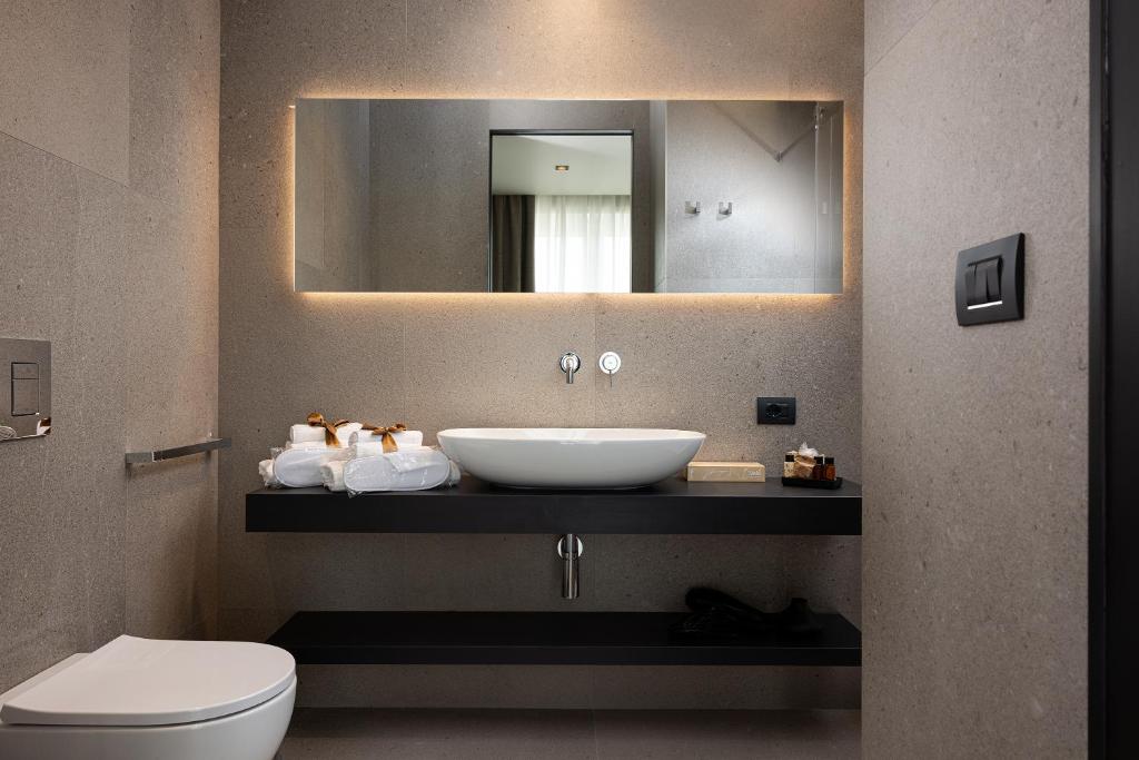 Koupelna v ubytování B21 Lifestyle Hotel