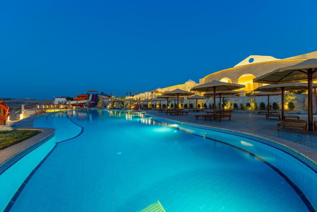 Bazén v ubytování Siva Golden Bay Makadi nebo v jeho okolí