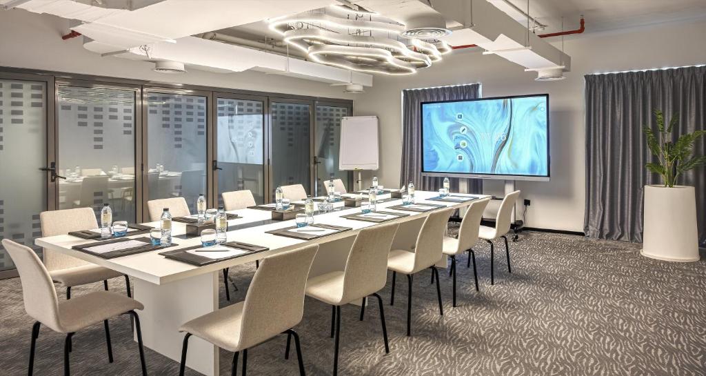 فضای داخلی Millennium Atria Business Bay در دبی - تصویر ۳