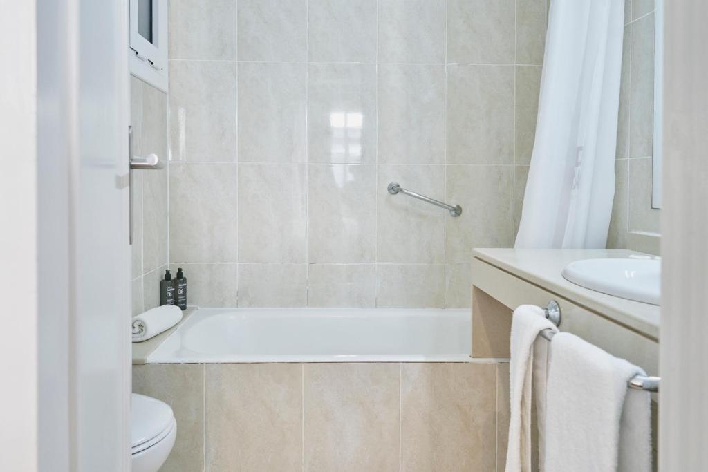 Mesón Castilla Atiram Hotels - Resim 38