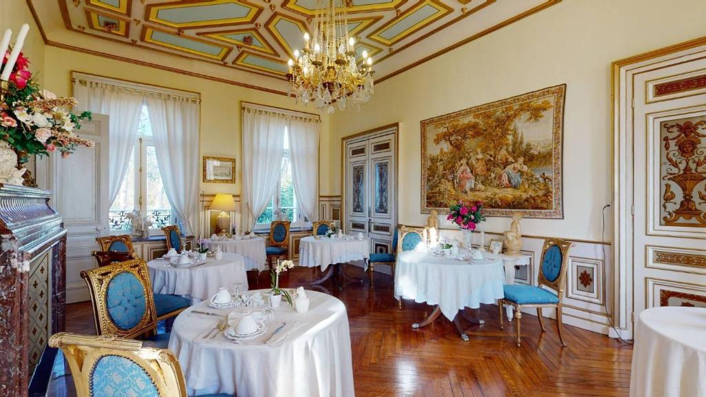 Posezení v ubytování Château "Le Castel des Anges"