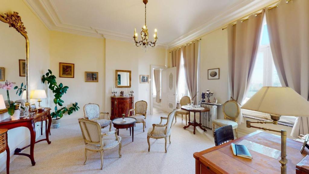 Posezení v ubytování Château "Le Castel des Anges"