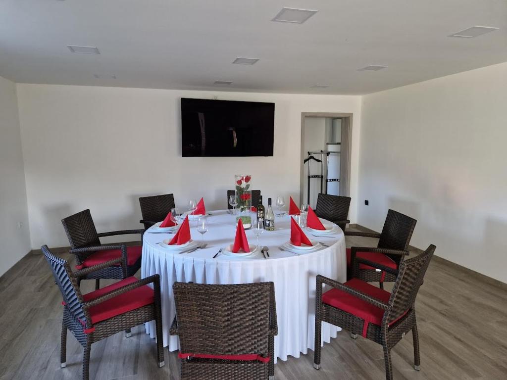 Posezení v ubytování POD OREHI - Hiša na podeželju - RAZPRŠENI HOTEL Jeruzalem Slovenija