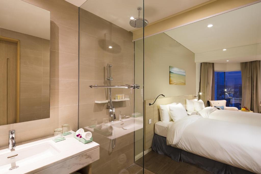 Phòng tắm tại Liberty Central Nha Trang Hotel