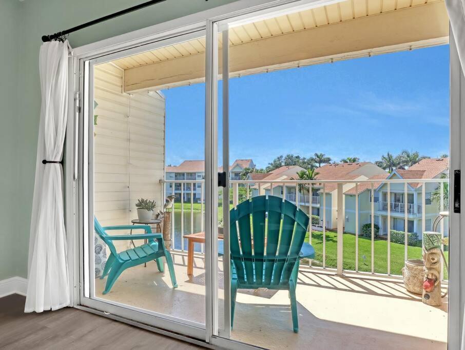 Cozy Beach Condo•King size bed•half mile to beach!, Indialantic