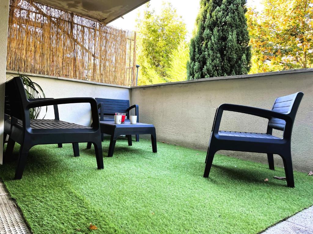 Photo de la galerie de l'établissement Charmant appartement T3 verdoyant et lumineux à 10 minutes des métros Roseraie et Argoulets, à Toulouse