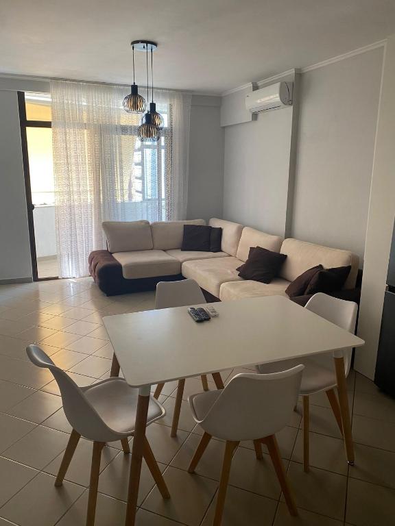 Globe apartement
