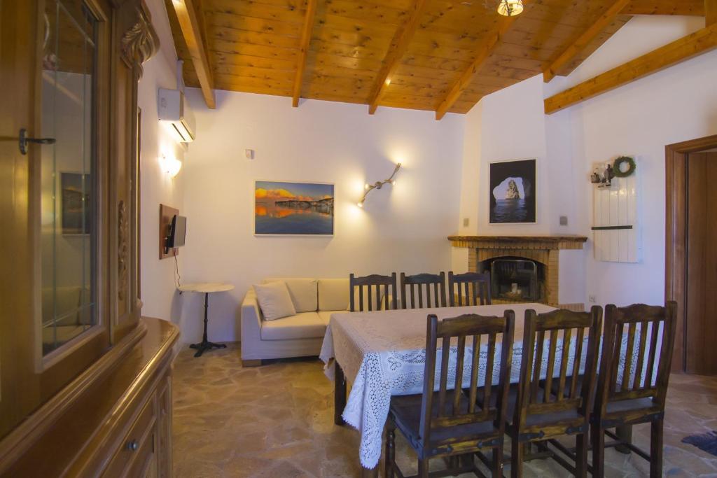 Posedenie v ubytovaní Su La Strata Villa by CorfuEscapes