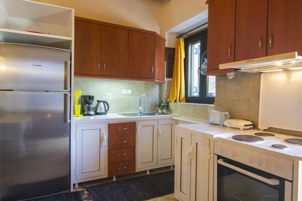 Kuchyňa alebo kuchynka v ubytovaní Su La Strata Villa by CorfuEscapes