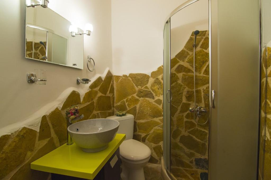 Kúpeľňa v ubytovaní Su La Strata Villa by CorfuEscapes