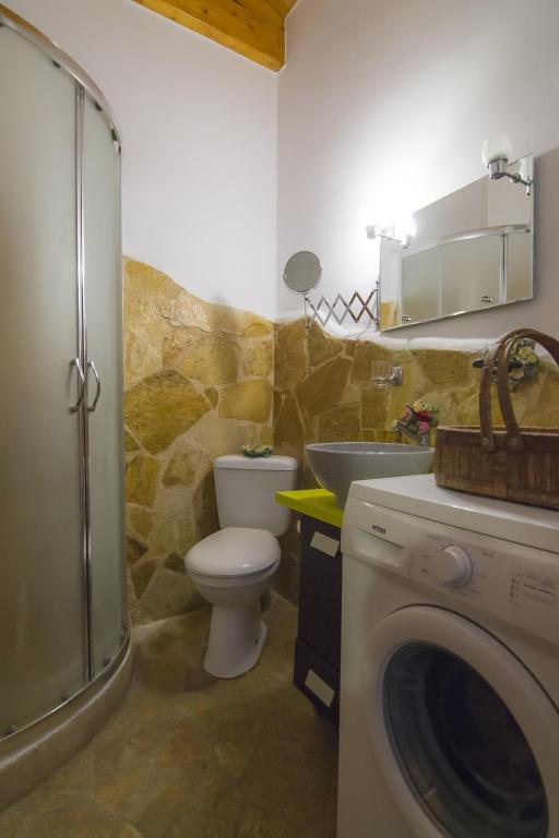 Kúpeľňa v ubytovaní Su La Strata Villa by CorfuEscapes