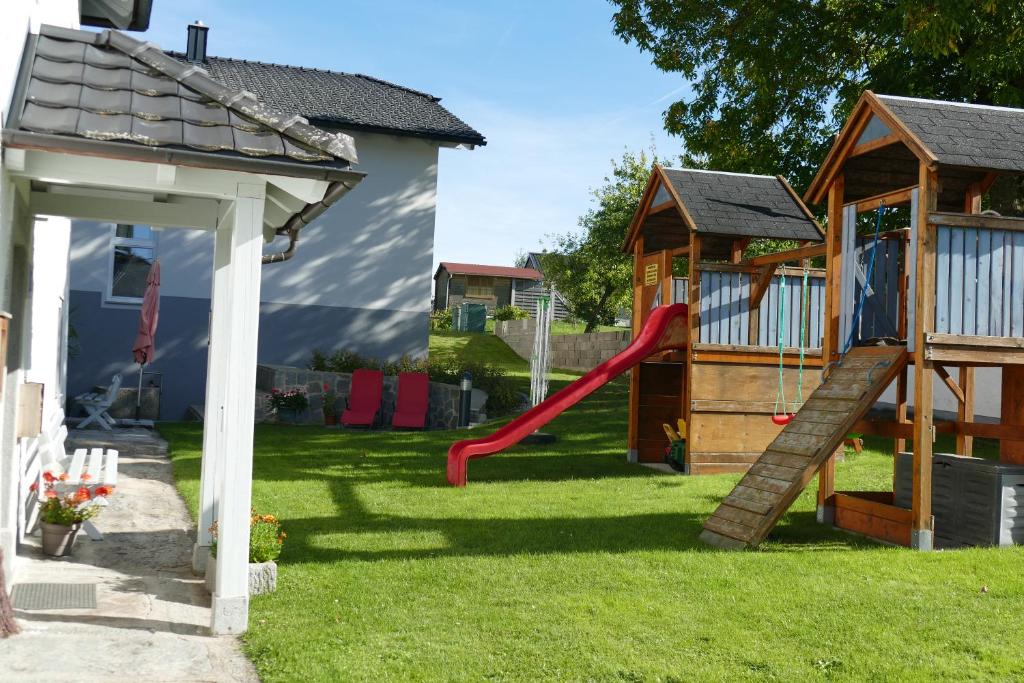 Herní místnost nebo prostor pro děti v ubytování HOCHFICHTBLICK Apartments
