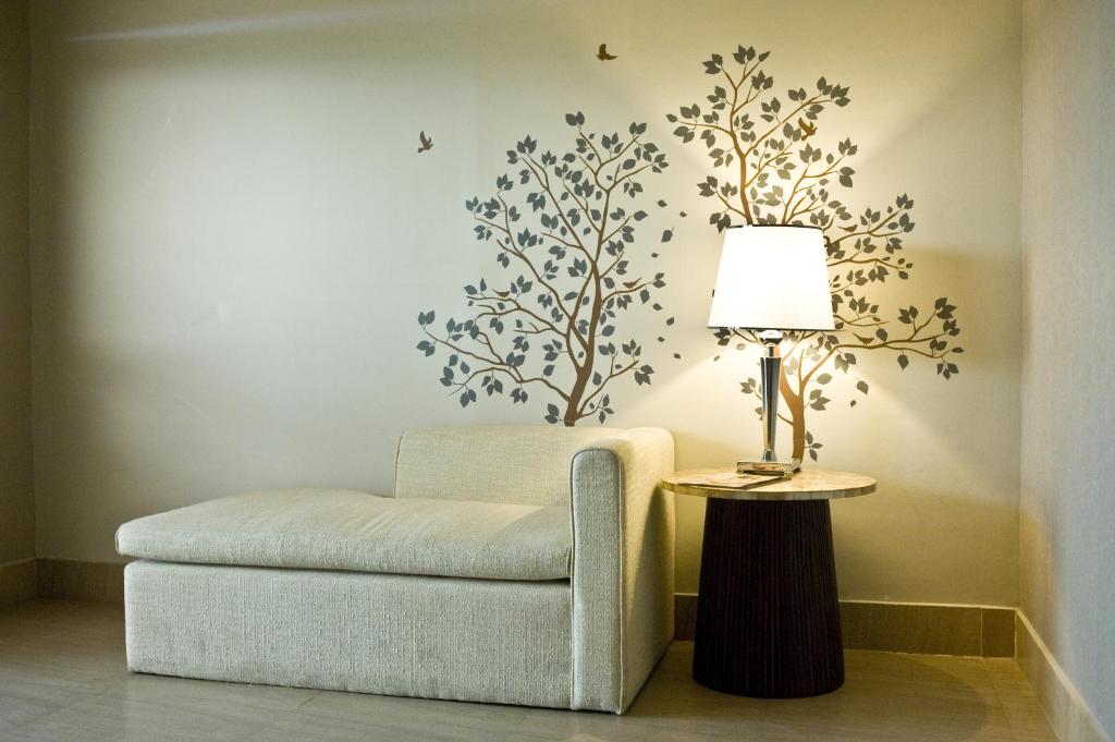 Un lugar para sentarse en Goldberry Suites & Hotel Mactan