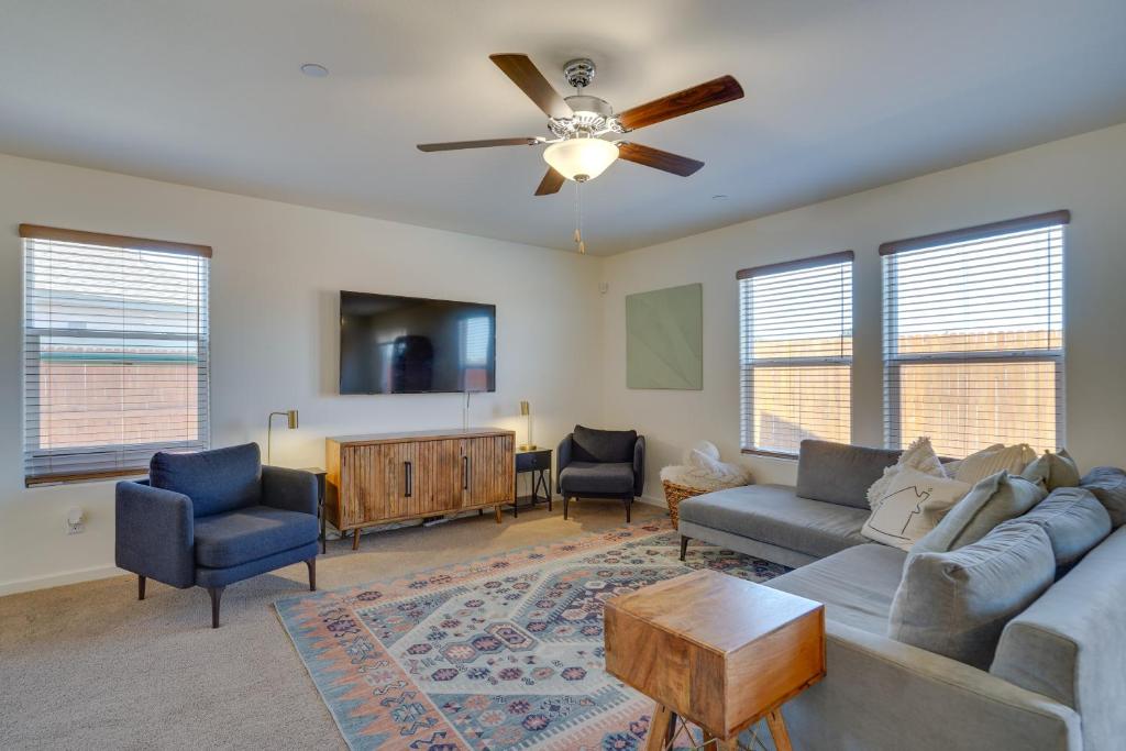 Riverbank Vacation Rental about 10 Mi to Modesto!, Oakdale