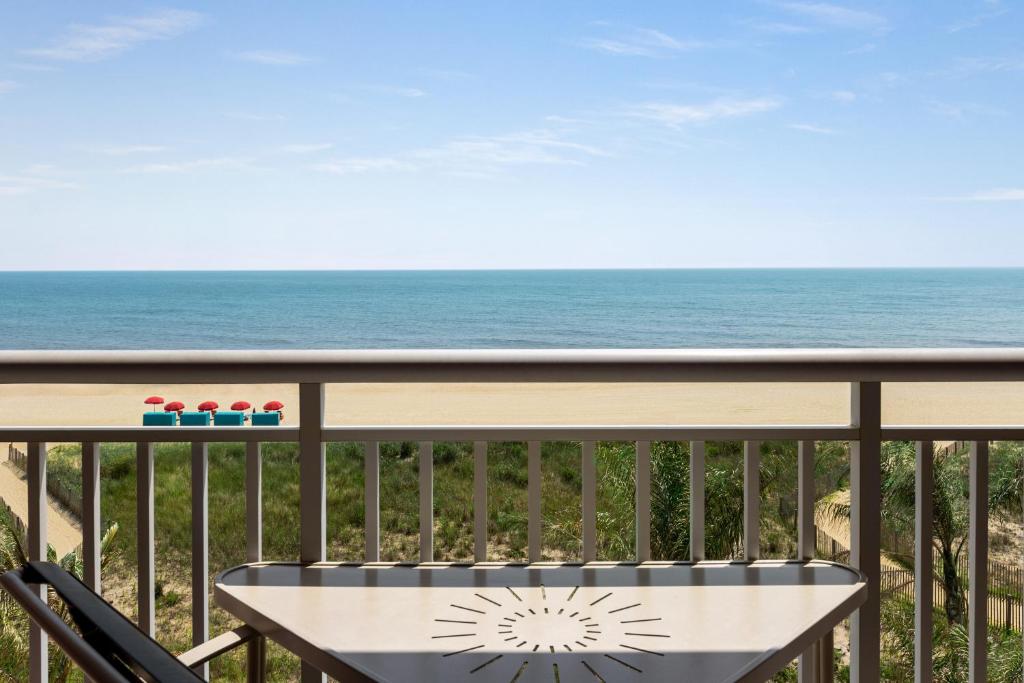 Holiday Inn Ocean City, an IHG Hotel - 