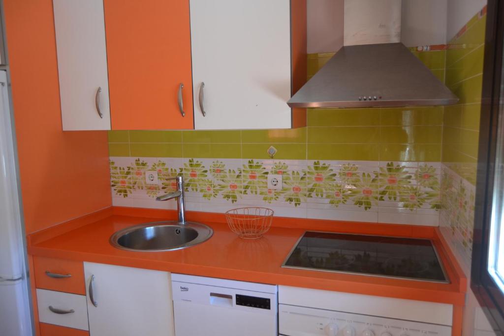 Kuchyň nebo kuchyňský kout v ubytování Apartamento la alberca 3
