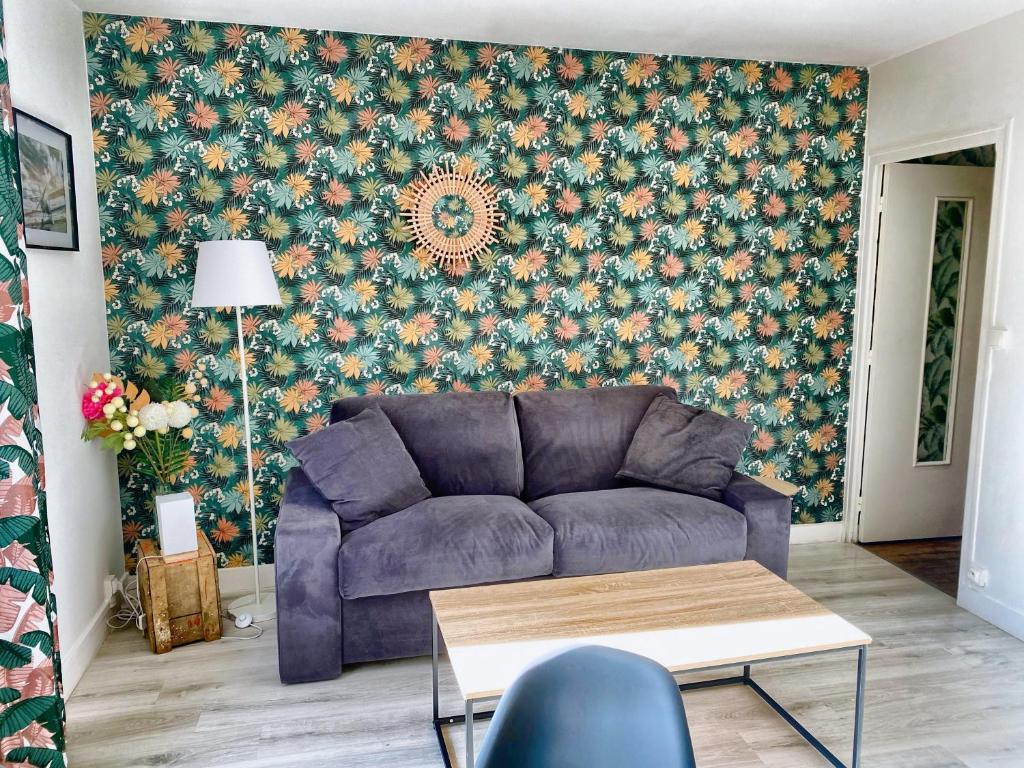 Zona de estar de Maison ville T2 quartier calme Parking Gratuit