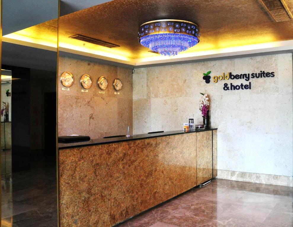 El lobby o recepción de Goldberry Suites & Hotel Mactan