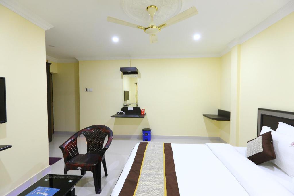 TV a/nebo společenská místnost v ubytování PLEASANT STAYS Hotel
