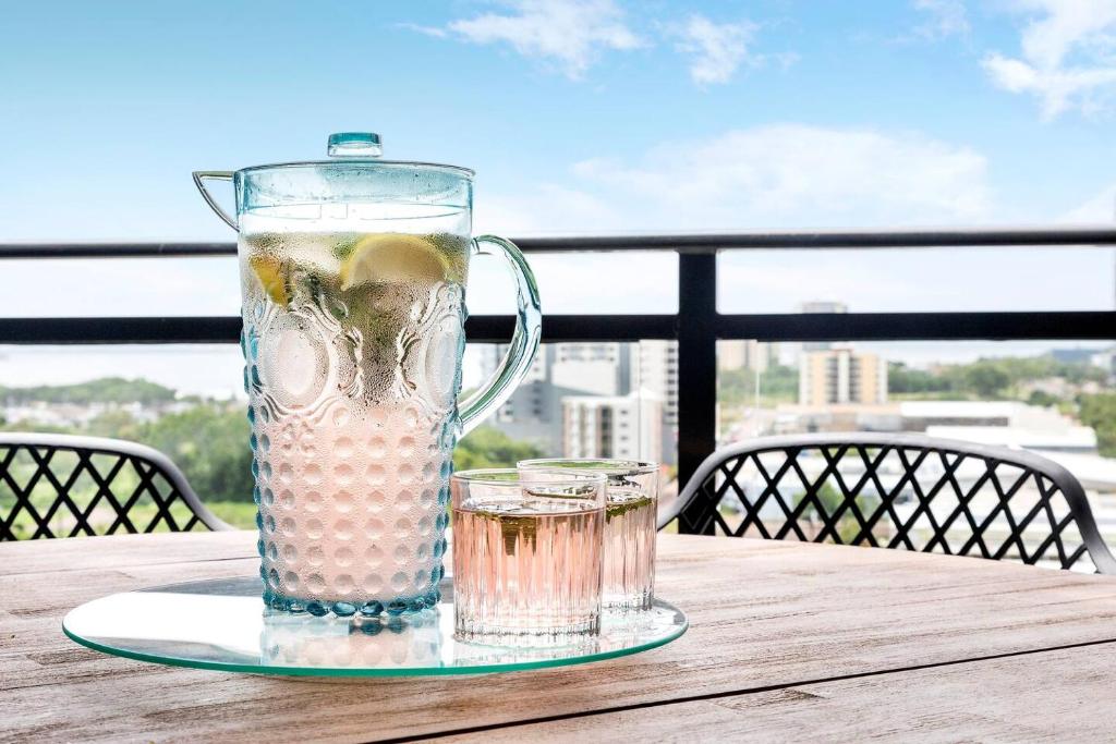 Begudes a 'Top of Town' Resort-style Stay in Heart of Darwin