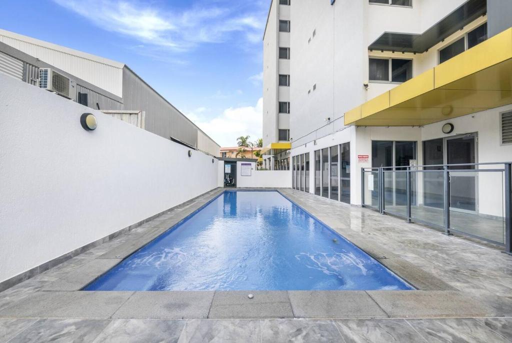 Piscina a 'Top of Town' Resort-style Stay in Heart of Darwin o a prop