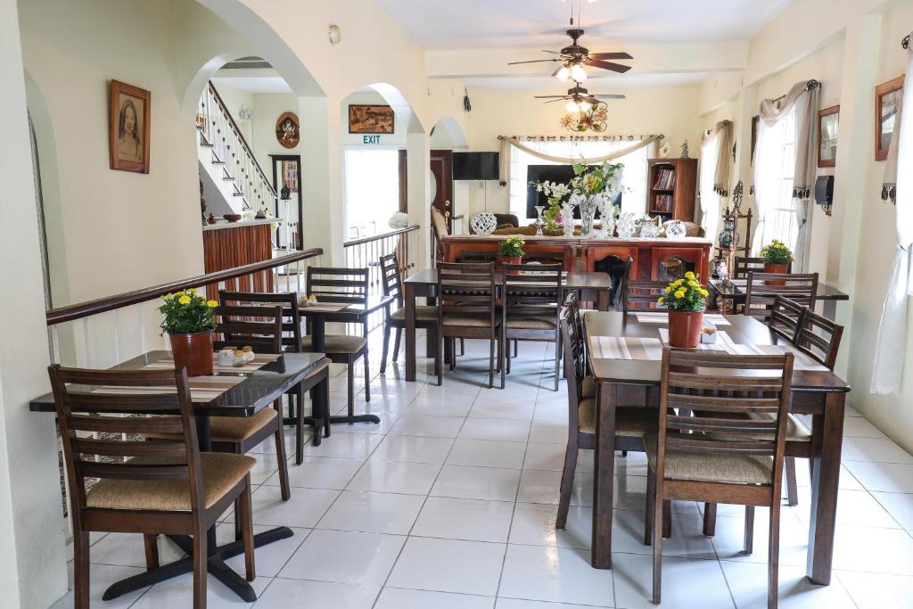 Restaurace v ubytování Airport Inn