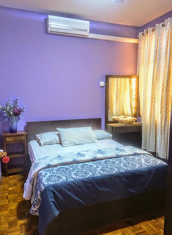 Postel nebo postele na pokoji v ubytování Guesthouse Khatib