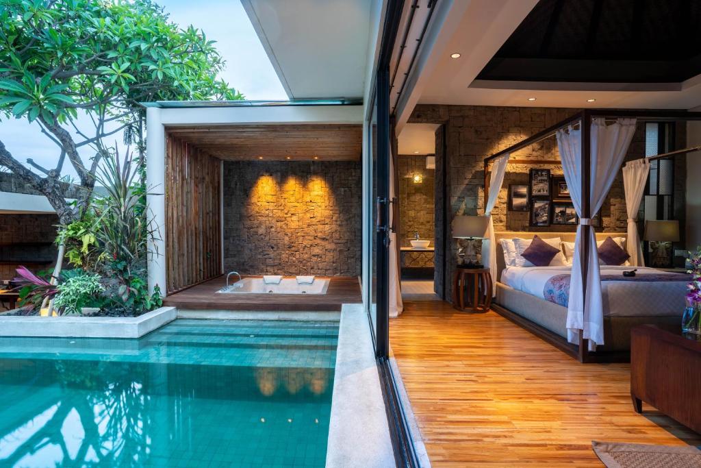 Bazén v ubytování Berry Amour Romantic Villas nebo v jeho okolí