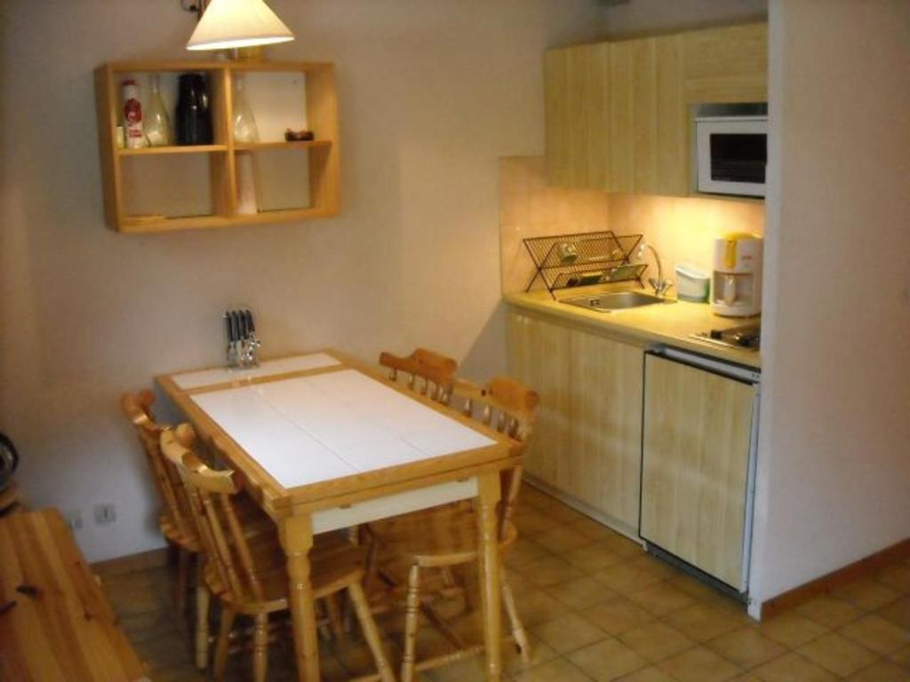 Studio Châtel, 4 pers, balcon, proche télécabine Linga, parking, coin cuisine équipé - FR-1-676-29